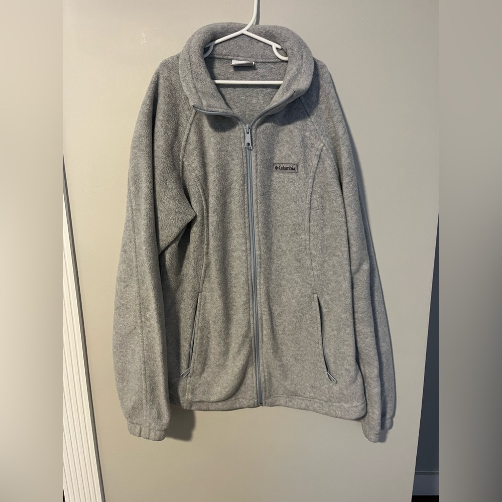 Woman’s Columbia Full Zip Fleece Jacket